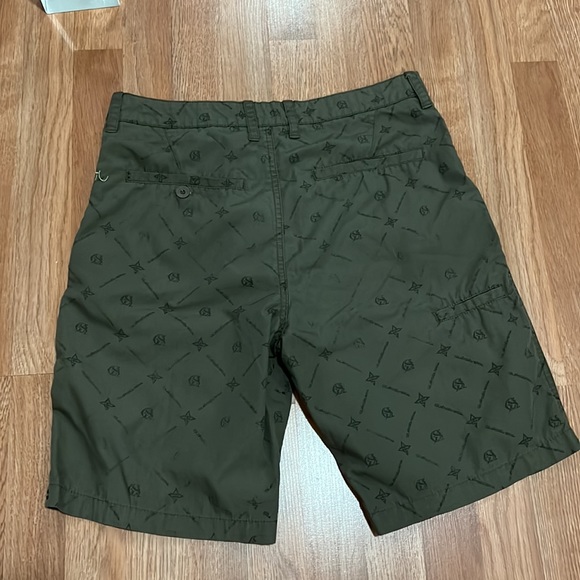 Quicksilver Army Green Shorts Sz 31 - Picture 5 of 6